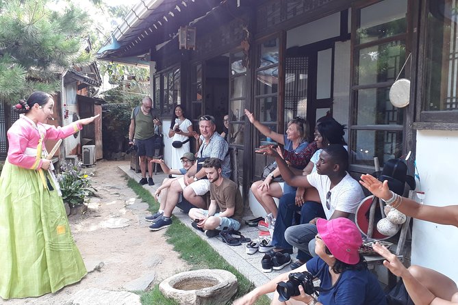 5-Day Korea Golden route by K-shuttle Tour from Seoul Including Busan, Yeosu - Day 1: Gwanghwamun to Jeonju’s hanok streets and Baekje royal tombs