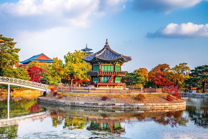 7 days Flexible Tour for Major Cities(Seoul,Busan,Gyeongju etc) - Day 1 in Seoul: palaces, hanoks, street life, war stories, and a food market