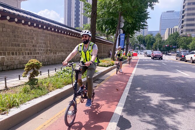 Afternoon E-bike tour and "Happy Hour" food and drinks - E-bikes in Seoul: why this afternoon timing works