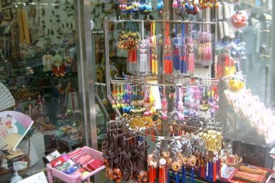 Best of Seoul Shopping Tour - Garosu-gil in Sinsa-dong: design-led street shopping for easy warm-up