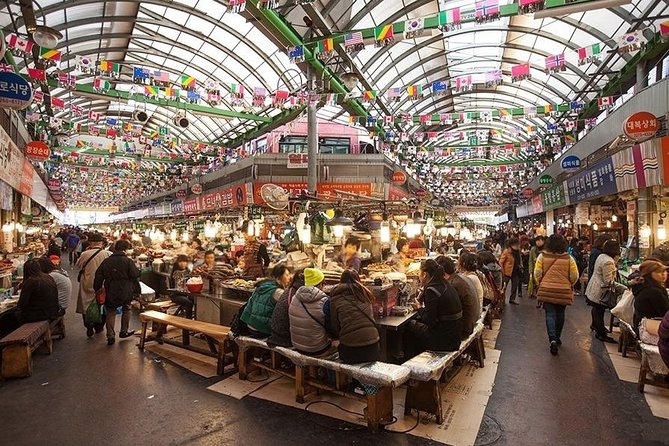 Best of Seoul Shopping Tour - A quick ginseng center stop: why product shopping is part of the route