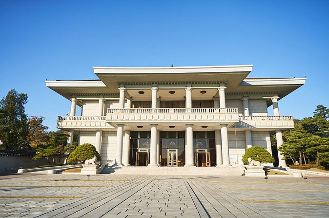 (Closed) Korea’s White House Walking Tour Blue House - Cheong Wa Dae Yeongbingwan: Welcome Hall Energy in 10 Minutes