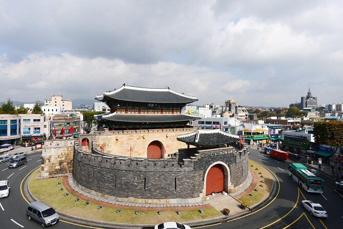 Day Trip to UNESCO: Suwon Fortress Adventure from Seoul - Stop 2: Hwaseong Haenggung Palace and the meaning of a royal retreat