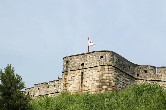 Day Trip to UNESCO: Suwon Fortress Adventure from Seoul - The guide makes the difference: what you’re likely to experience