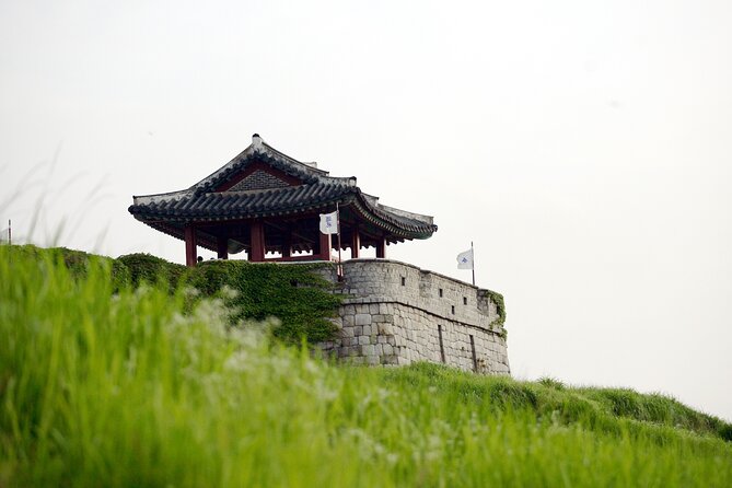 Day Trip to UNESCO: Suwon Fortress Adventure from Seoul - Walking comfort and rainy-day realism