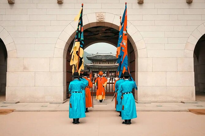 Discover Seoul: Local Life and History - Gyeongbokgung Palace: Joseon power center and the guard change moment