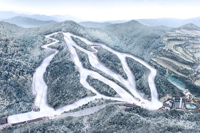 Elysian Gangchon Winter Ski + Eobi Ice Valley Day Tour fr Seoul - Eobi Ice Valley from Dec 20: the 30-minute icicle photo stop