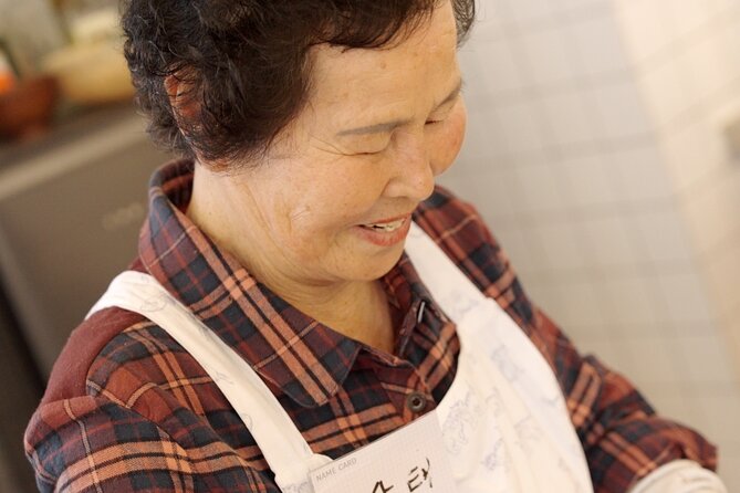 Flavors of Seoul: Grandma's Handmade Noodles to Night Market Tour - Gwangjang Market: The Big Food Finish With a Local Taste Map