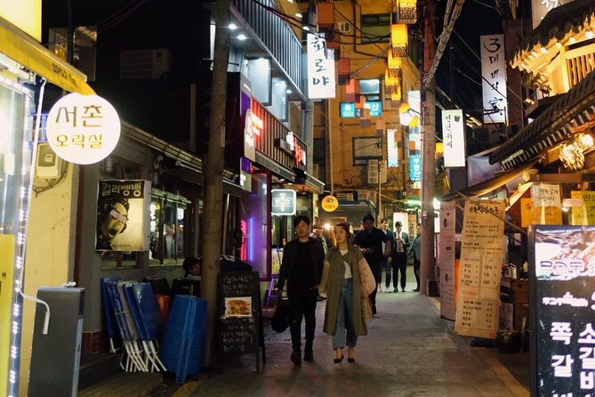 Fortress Night Hike & Snack at a Local Market - Snack time at the traditional market: the kind of food you can’t Google into