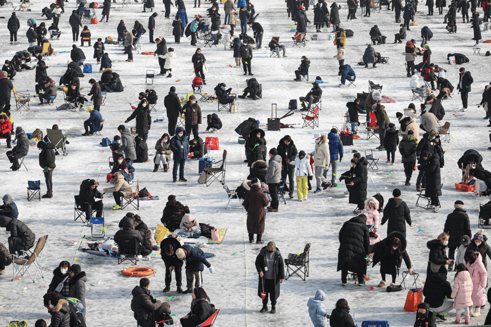 From Seoul: Hwacheon Ice Fishing and Lighting Festival Tour - Food, warmth, and comfort: what you can count on in winter