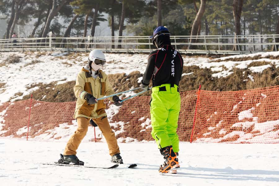 From Seoul: Korea Ski Tour - Jisan Forest Resort - Practical first-timer tips to avoid friction on ski day