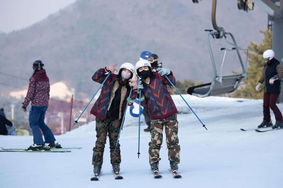 From Seoul: Korea Ski Tour - Jisan Forest Resort - Breakfast, hot pack, and masks: small inclusions that make the morning easier