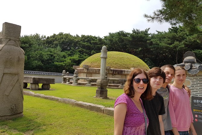 Gangnam Tour(Inc. Dinner & Drink) _ The past and present of Korea - Seolleung & Jeongneung: UNESCO royal tombs in a quiet forest