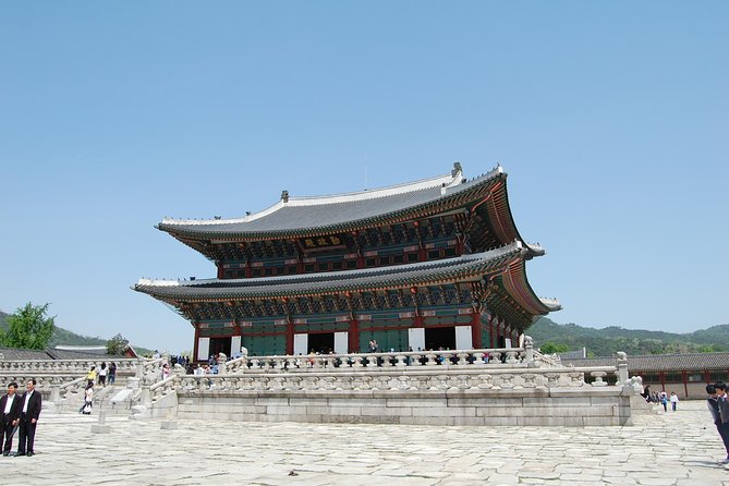 Gyeongbok Palace and Korean Folk Village Tour - A full-day Seoul-to-Yongin culture route