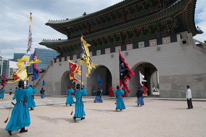 Gyeongbok Palace and Korean Folk Village Tour - Timing, pace, and what to pack