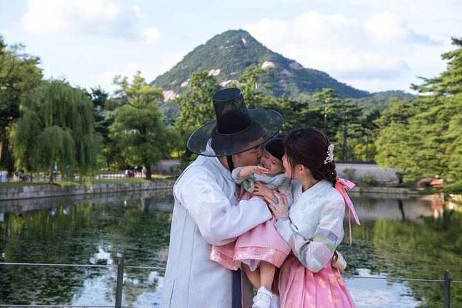 Gyeongbokgung palace family/group private photoshoot - Inside Gyeongbokgung: Portrait Concepts With Real Variety