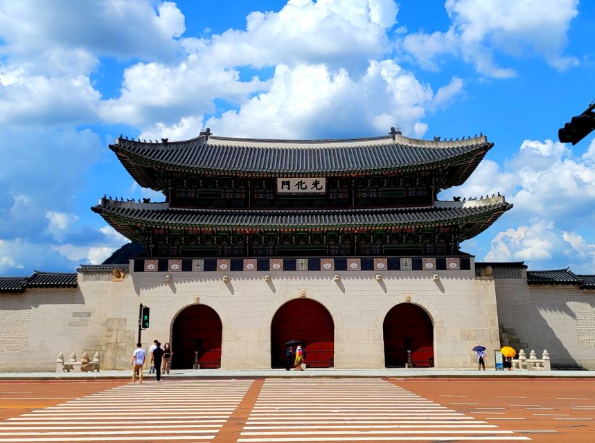 Gyeongbokgung Palace, Jogyesa Temple and Bukchon village - What the Price Includes (And What You’ll Need to Pay Separately)