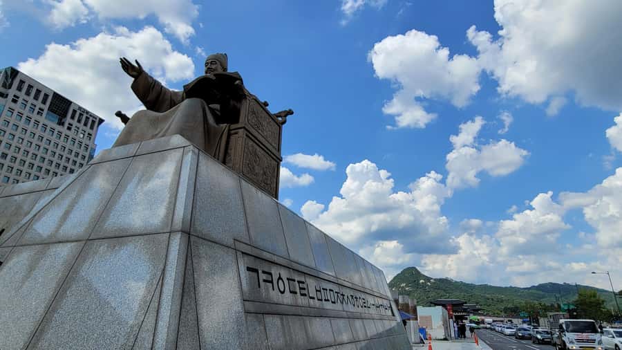 Gyeongbokgung Palace, Jogyesa Temple and Bukchon village - Who This Tour Best Fits (And Who Should Skip It)