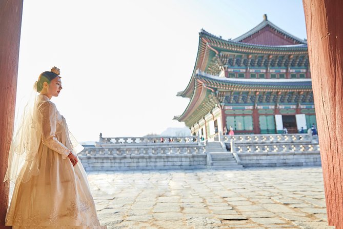 Hello Hanbok - Bukchon Hanok Village with your hanbok: where the look makes sense