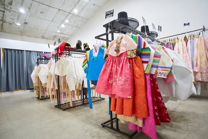 Hello Hanbok - Weather and day choice: plan around the outdoors