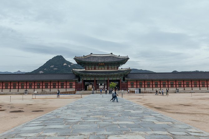 Highlights & Hidden Gems With Locals: Best of Seoul Private Walking Tour - What Makes This Tour Worth Doing Again (Even If You Like Guidebooks)