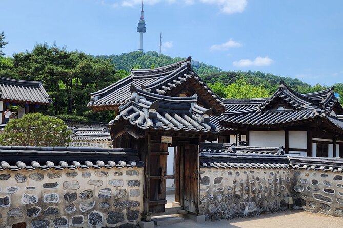 Highlights of Seoul Tour in Seoul: Deoksugung & N Seoul Tower - The guide experience: why this tour scores so high