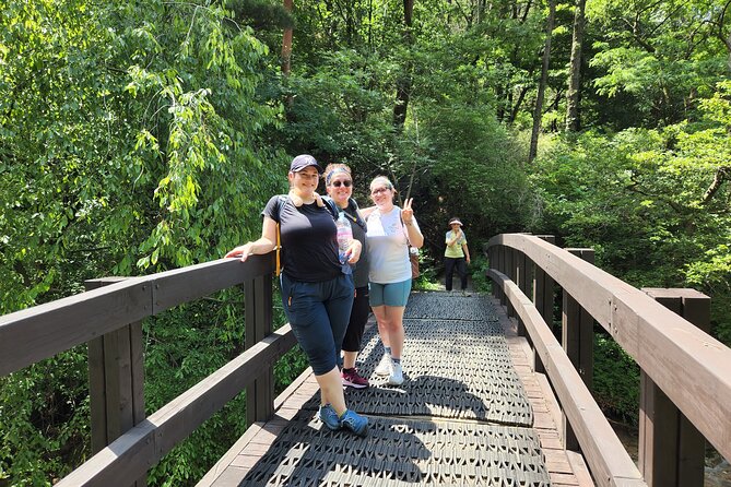 Hike and Explore the Wonder of Bukhansan National Park with hiking professional(including Lunch) - Timing and Seasonal Mood: What the Day Feels Like Year-Round