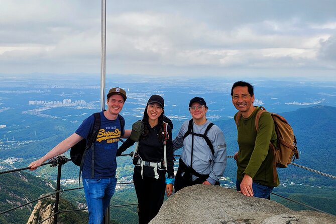 Hiking Adventure Bukhansan Highest Peak & Old Buddhist temples visit (Lunch inc) - Lunch at the mountain rhythm (and what it means for your energy)