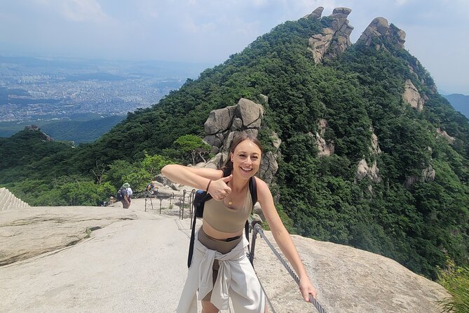 Hiking Adventure Bukhansan Highest Peak & Old Buddhist temples visit (Lunch inc) - The guide factor: why Lee’s style matters on a hike