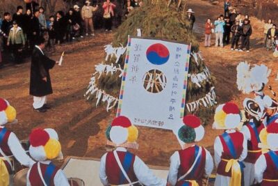 Hwaseong Fortress and Korean Folk Village Tour from Seoul - Hwaseong Fortress: UNESCO walls, gates, and the King Jeongjo story