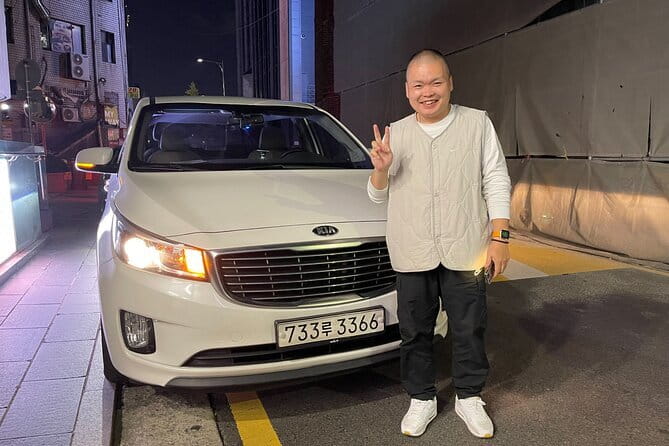 Incheon Airport Pickup Service to Seoul-Same price up to 7people - Entering the arrival process: WhatsApp pickup at ICN