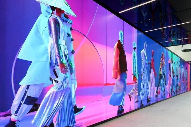 K-Pop Tour - The core idea: K-Pop holograms plus a real market meal-plan