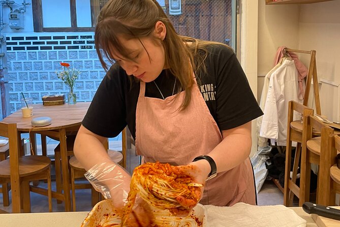 Kimchi class with Chef Hakyung near Gyeongbokgung place - Key highlights