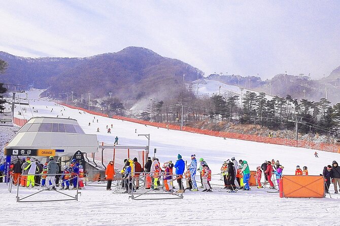 Korea Ski Tour from Seoul - Jisan Resort with Isaac Toast - Breakfast That Actually Helps: Isaac Toast, Water, and a Hot Pack