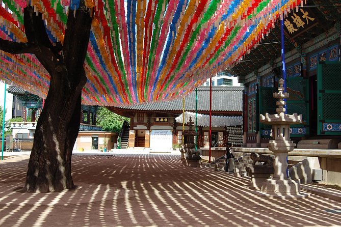 Korean Heritage Tour: Palaces and Villages of Seoul Including Gyeongbokgung Palace - Tuesday swap: Deoksugung replaces Gyeongbokgung