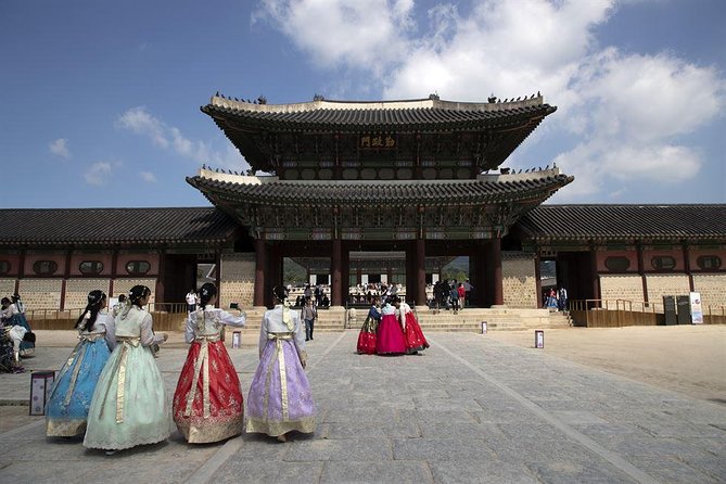 Korean History & Heritage Tour - Kwangjang Market: The Comfort-Food Finish Line