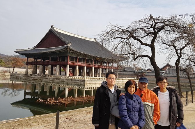 Layover Tour for essential Seoul City & Gourmet tour(Incl. Lunch) - Gwangjang Traditional Market: how to end with street food