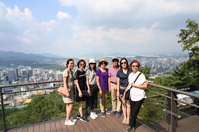 Layover Tour from Incheon Airport to Seoul with a Tour Specialist - Blue House stop: important, but access depends on reservations