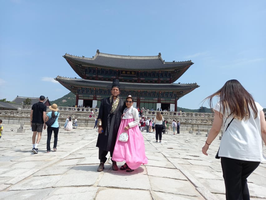 Layover tour to Gyeongbokgung-Folk Museum-Bukchon-Insadong - National Folk Museum of Korea: Daily Life and Rituals, Not Just Artifacts
