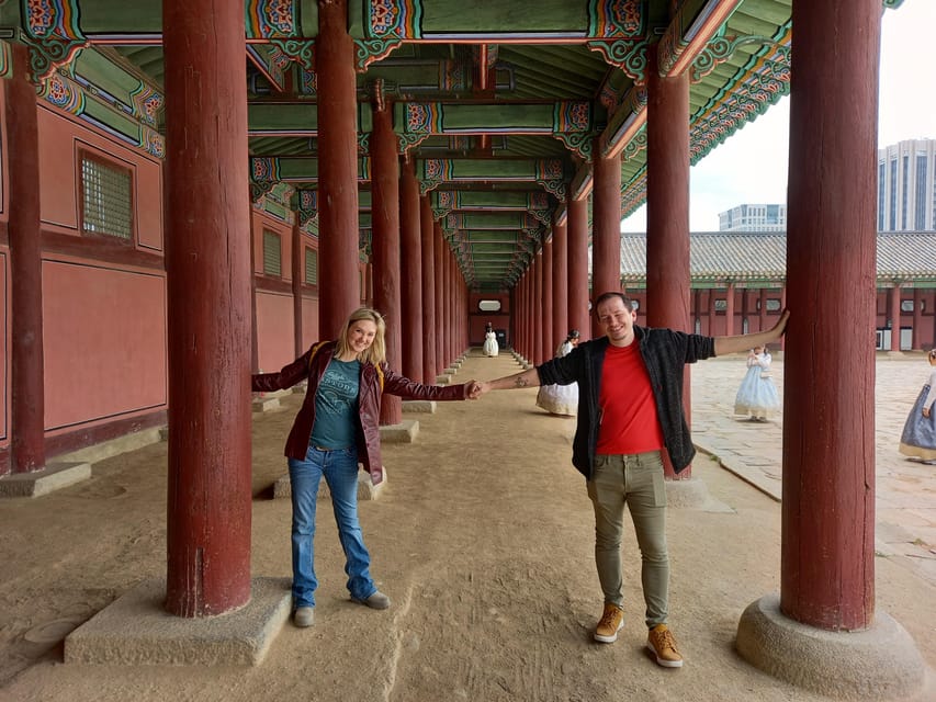 Layover tour to Gyeongbokgung-Folk Museum-Bukchon-Insadong - Bukchon Hanok Village: 1,000 Hanoks With a City Skyline Backdrop