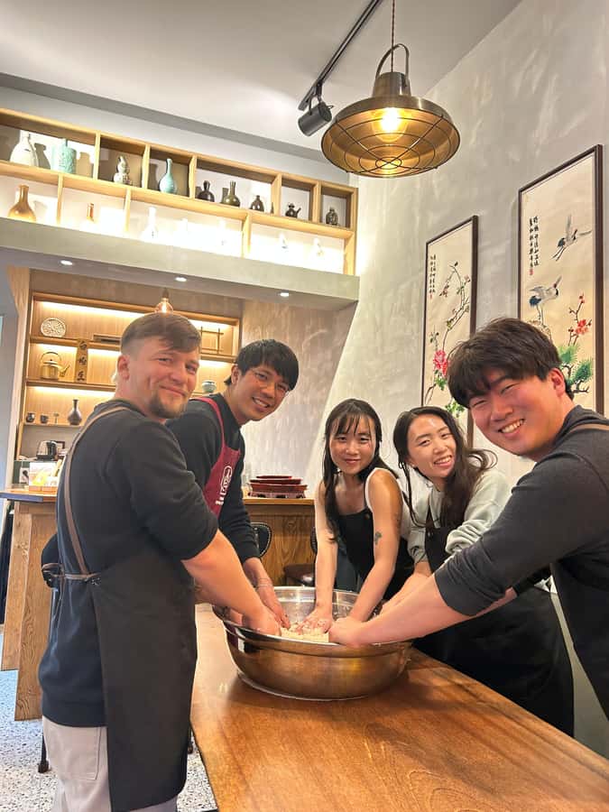 Learn and Craft Makgeolli in a Traditional Brewery - Entering Ahyeon Market: Where Makgeolli Classes Feel Local