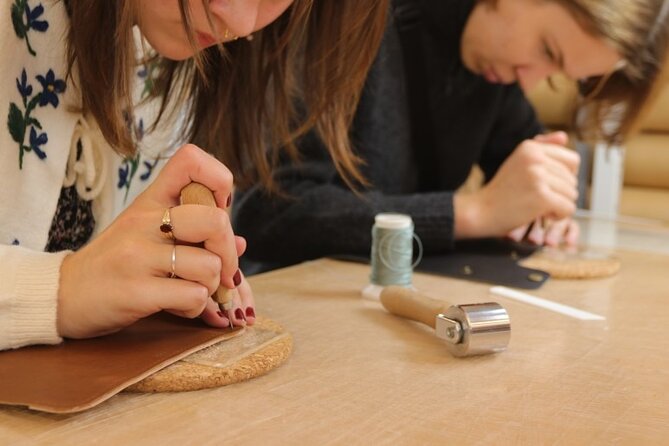 Leather Products Workshop in Seoul - The Workshop Experience: A Small Group, Music, and Real Guidance