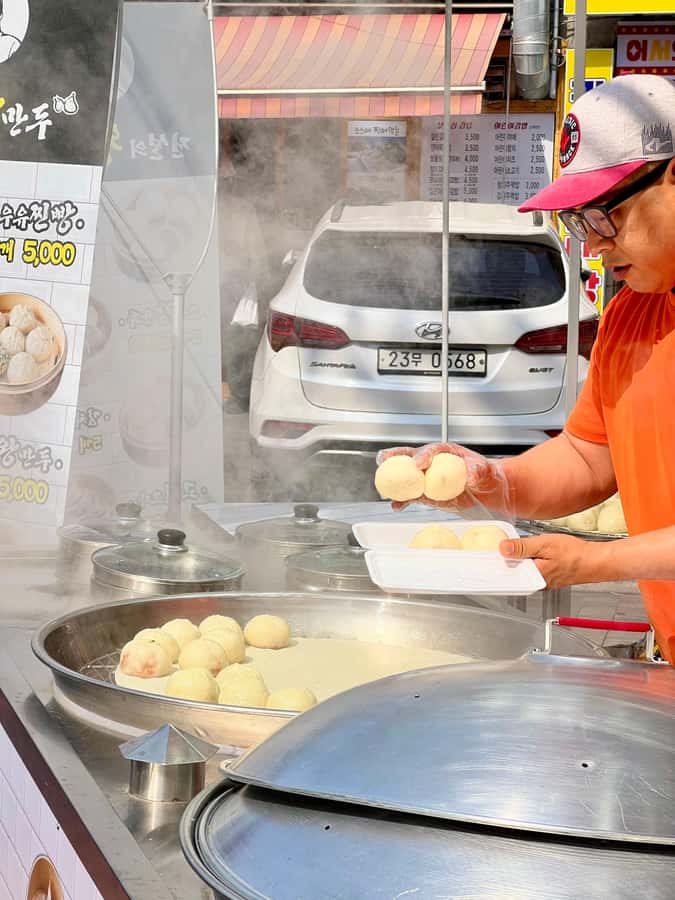 Mangwon Market Food tour By Locals;Cheap Eats to Fancy Feast - Mangwon Market: 80 minutes of street-food comparison