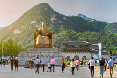 Max Out Seoul: Must Visit City Highlights Panoramic Day Tour - Watching the Joseon-Era Guard Change at Gyeongbokgung Palace