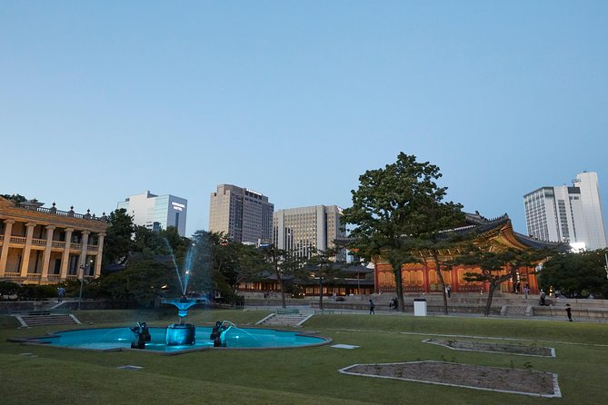 Moonlight Rainbow Fountain Show Night Tour in Seoul - Group size, guides, and how the night feels in practice