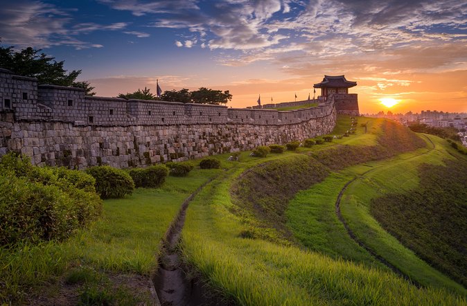 Night View Tour to Suwon Hwaseong Fortress from Seoul - Suwon at 5:30 pm: What the Night Tour Really Gives You