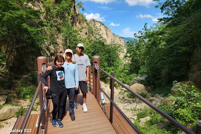 One-Day Tour for stunning Mt.Seoraksan from Seoul - Seoraksan National Park: valleys, waterfalls, and how to plan your walking