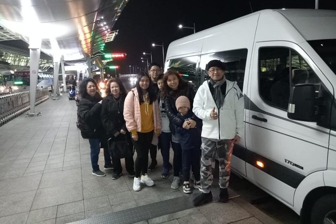 Private Airport Transfer: Seoul City to Incheon Airport 1-12 pax - Van Capacity, Luggage Room, and Seating for Real Groups