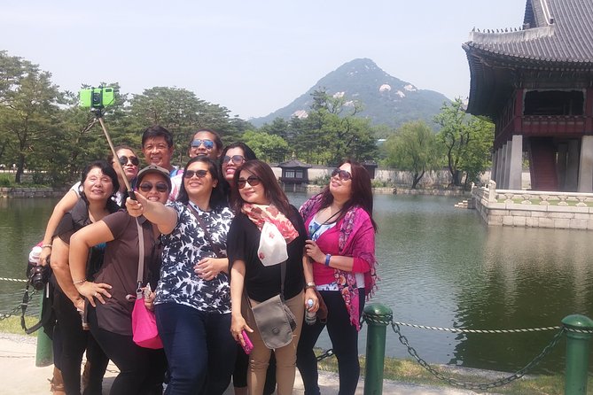 Private day tour Korea(Seoul trip) with Professional Photographer - Choosing One of Four Full-Day Seoul Areas