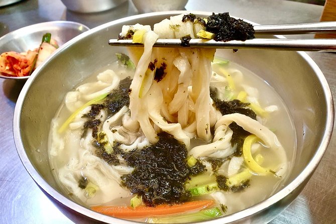 Private Downtown Seoul Food & Market Tour with 8+ Tastings - Another grand palace park stop: a gentler pace inside Jongno